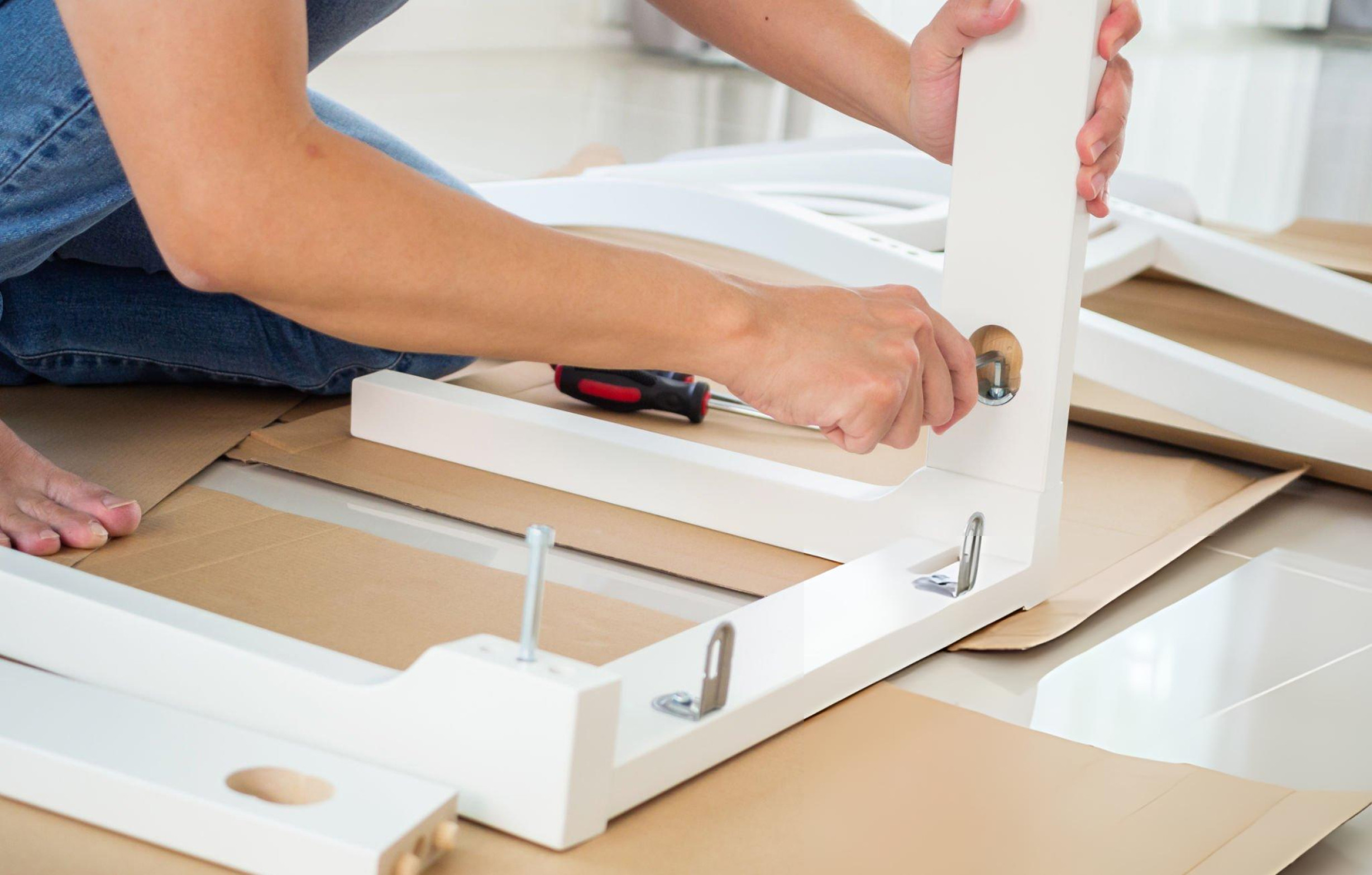 Montaggio e smontaggio mobili