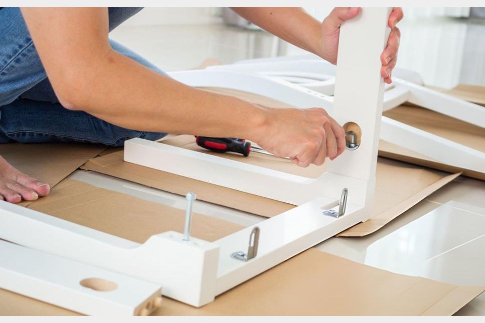 Montaggio e smontaggio mobili